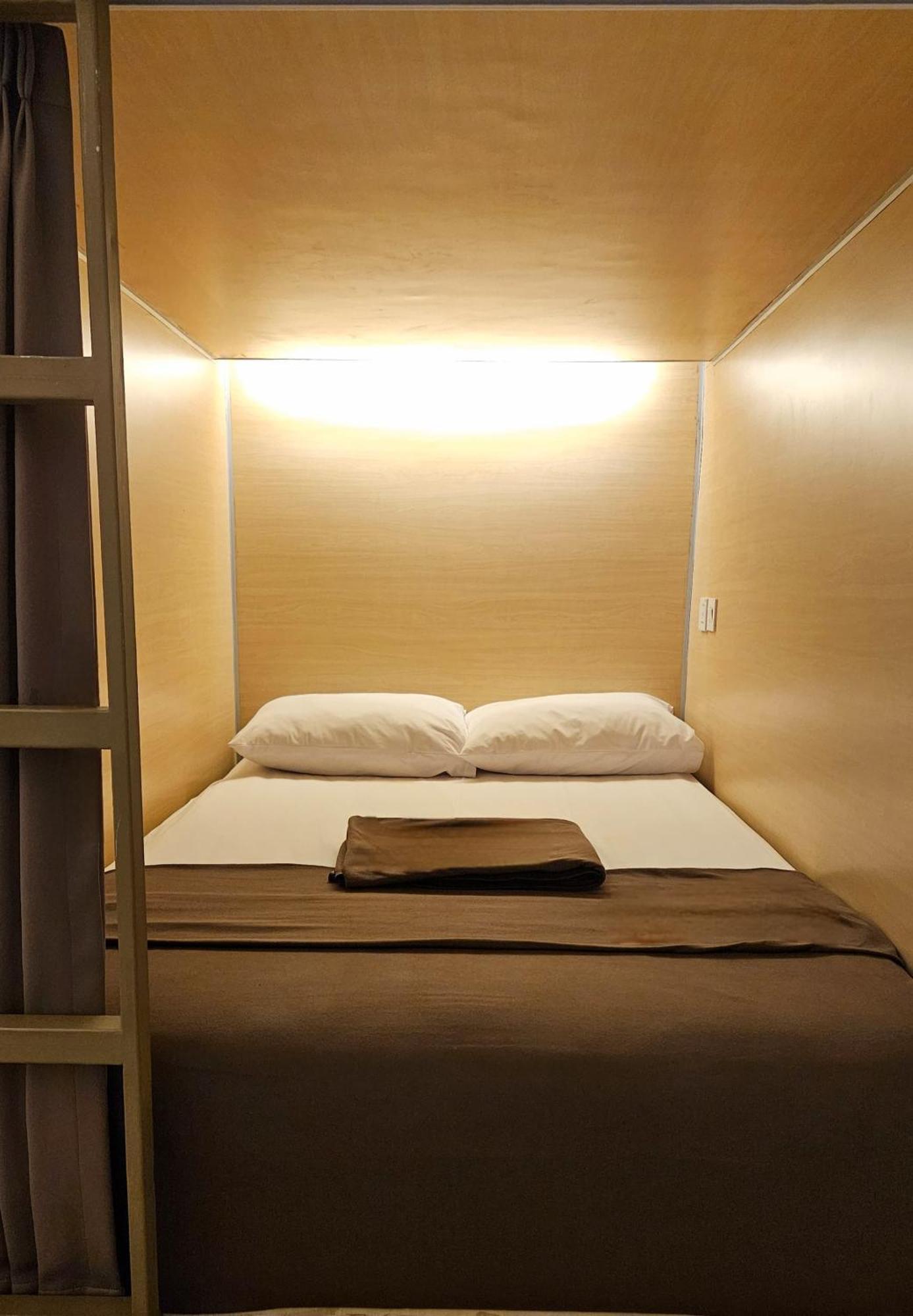 Fora Capsule Hostel Tuban Kuta  Exterior photo