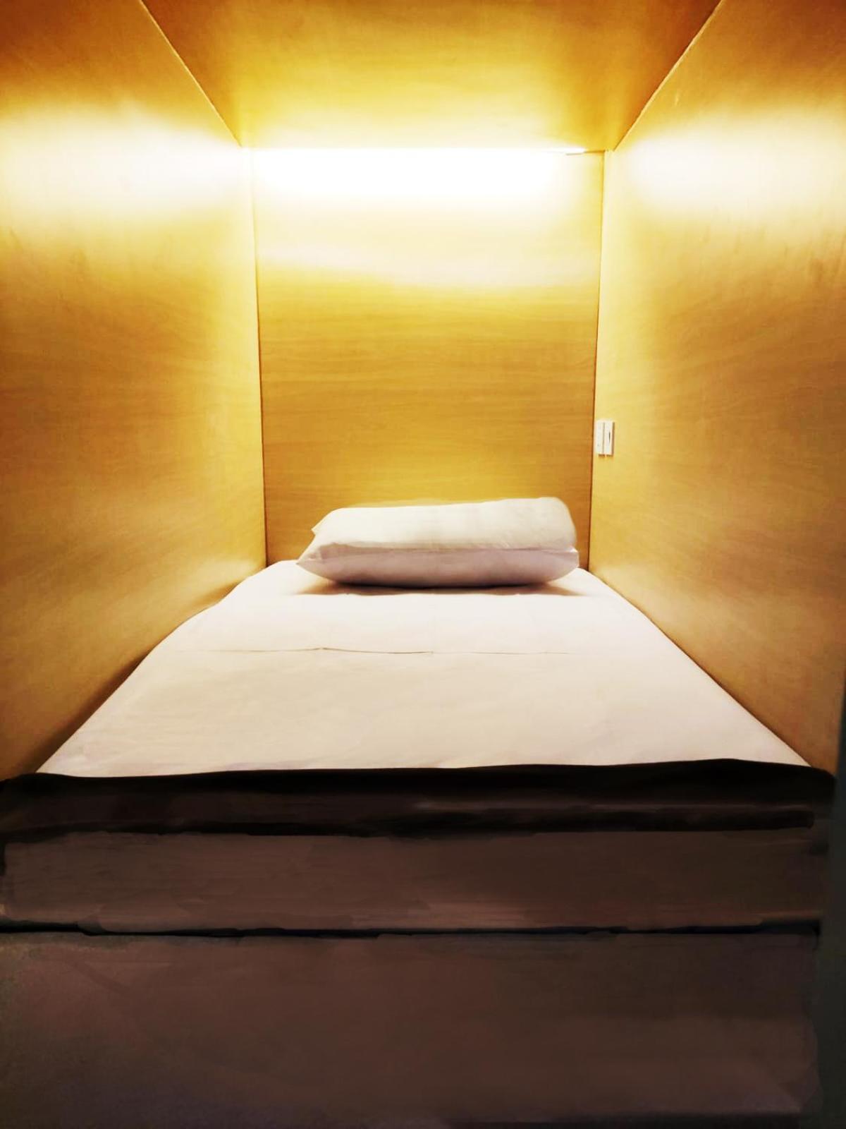 Fora Capsule Hostel Tuban Kuta  Exterior photo