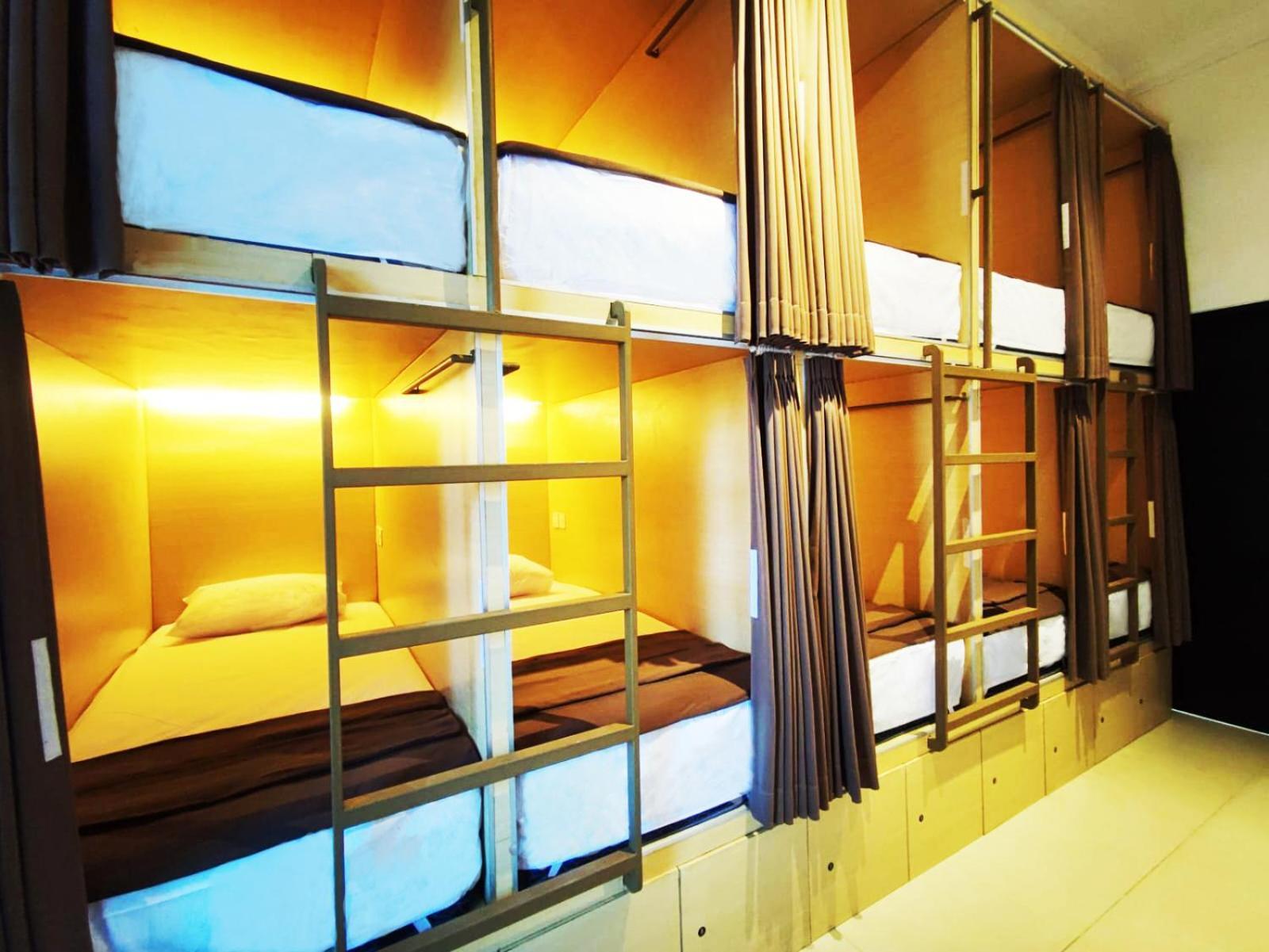 Fora Capsule Hostel Tuban Kuta  Exterior photo